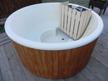 Badezuber mit Holzofen